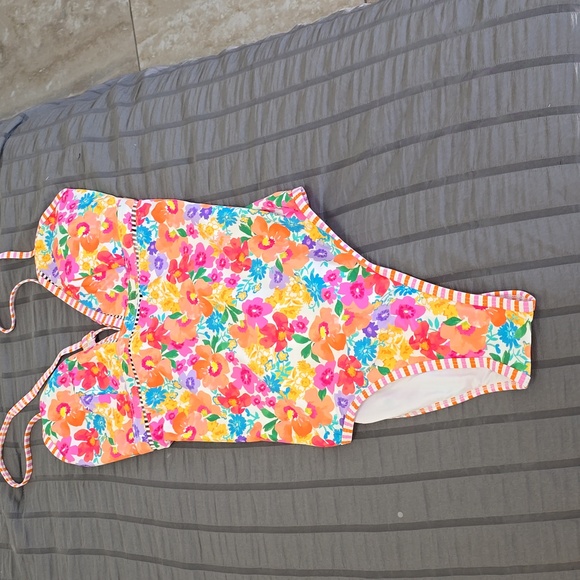 Cupshe Colorful Floral Swimsuit Sz Lg Nwt - Picture 2 of 7